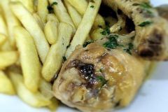 JPG-Cafetería-Bar-PIBO-Jamóncito-de-pollo