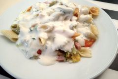 JPG-Cafeteria-Bar-PIBO-Ensalada-pasta-salsa-yogurt-01