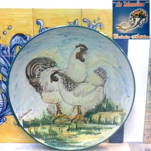 Plato de cerámica con Gallinas pintadas a mano